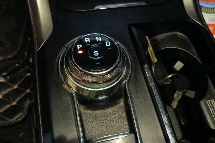 Used Ford Mondeo 2017 Facelifted EcoBoost 180 Fashion Edition Gear Lever