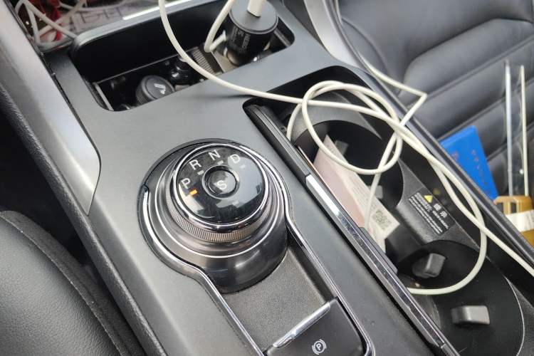 Used Ford Mondeo 2017 EcoBoost 180 Stylish Model Gear Lever