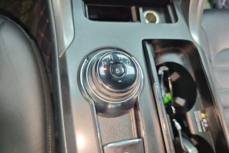 Used Ford Mondeo 2017 EcoBoost 180 Stylish Model Gear Lever
