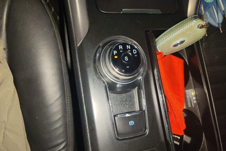 Used Ford Mondeo 2017 EcoBoost 200 Stylish Model Gear Lever
