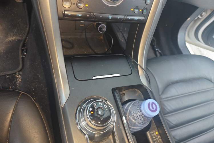 Used Ford Mondeo 2017 EcoBoost 180 Stylish Model Gear Lever