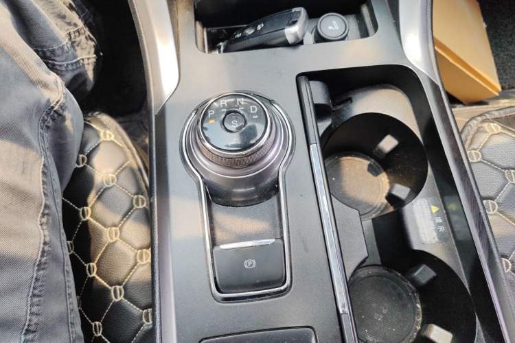 Used Ford Mondeo 2017 EcoBoost 180 Stylish Model Gear Lever