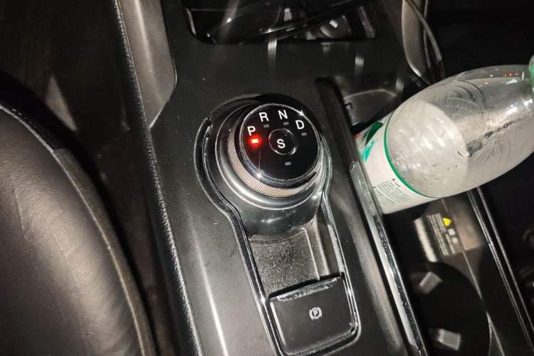 Used Ford Mondeo 2017 EcoBoost 200 Luxury Model Gear Lever