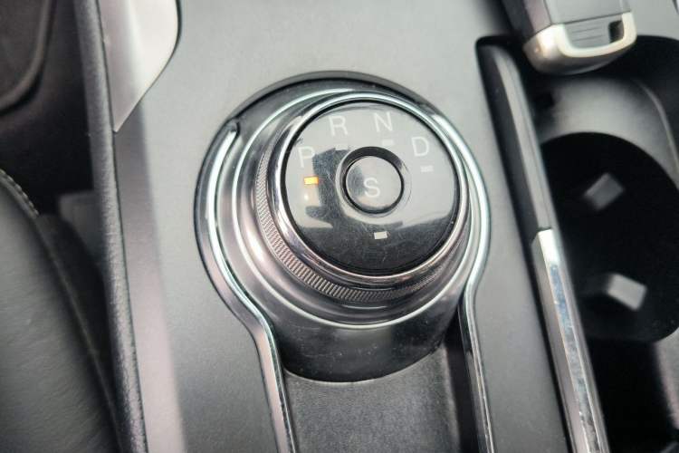 Used Ford Mondeo 2017 EcoBoost 180 Stylish Model Gear Lever