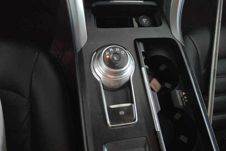 Used Ford Mondeo 2017 EcoBoost 200 Stylish Model Gear Lever