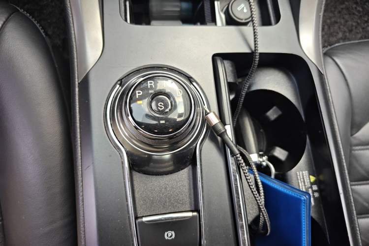 Used Ford Mondeo 2017 EcoBoost 180 Stylish Model Gear Lever