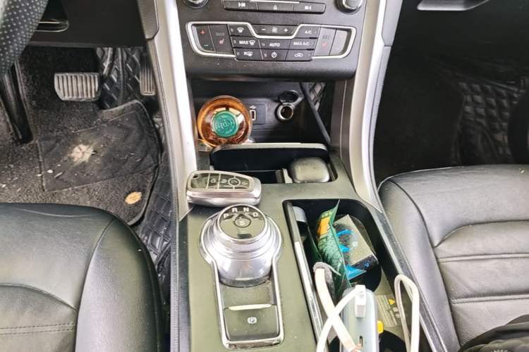 Used Ford Mondeo 2017 EcoBoost 180 Luxury Model Gear Lever