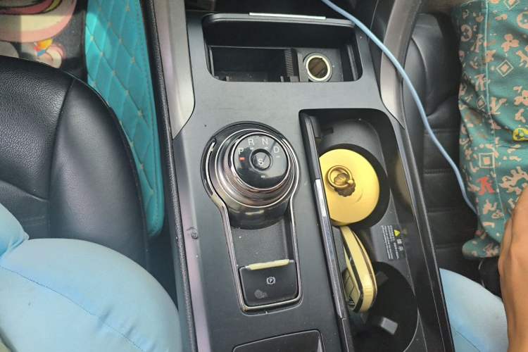 Used Ford Mondeo 2017 EcoBoost 180 Stylish Model Gear Lever