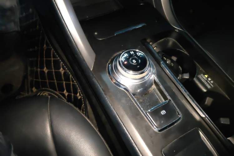 Used Ford Mondeo 2017 EcoBoost 180 Stylish Model Gear Lever