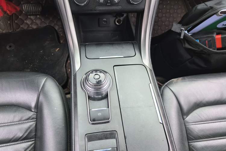 Used Ford Mondeo 2017 EcoBoost 180 Stylish Model Gear Lever