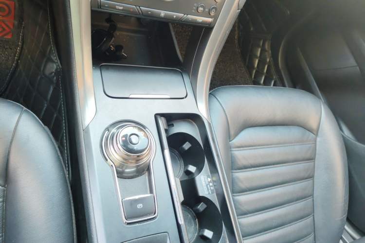 Used Ford Mondeo 2017 EcoBoost 200 Stylish Model Gear Lever