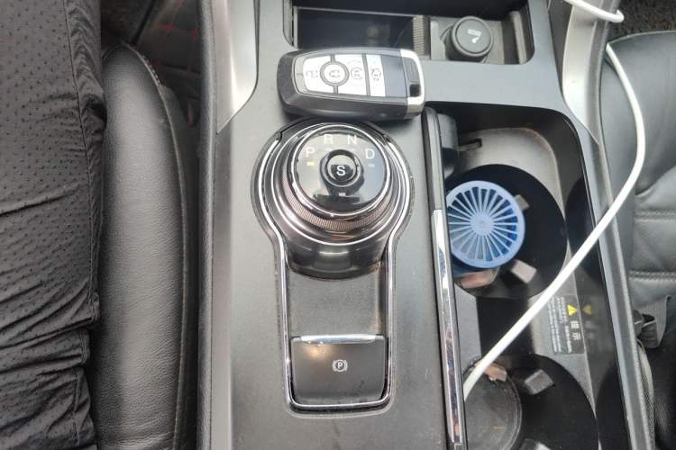 Used Ford Mondeo 2017 EcoBoost 180 Luxury Model Gear Lever