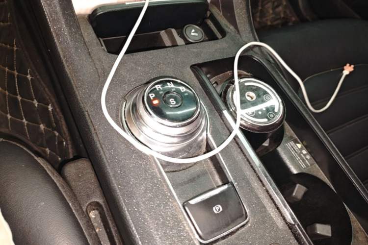 Used Ford Mondeo 2017 EcoBoost 180 Luxury Model Gear Lever