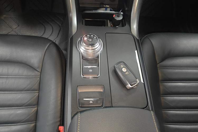 Used Ford Mondeo 2017 EcoBoost 200 Stylish Model Gear Lever