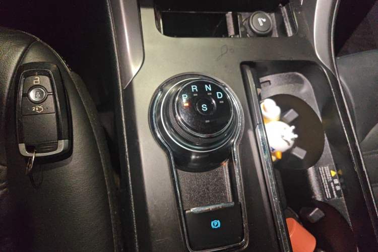 Used Ford Mondeo 2017 EcoBoost 180 Stylish Model Gear Lever