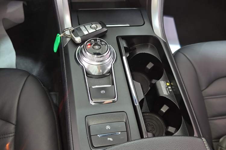 Used Ford Mondeo 2017 EcoBoost 180 Luxury Model Gear Lever
