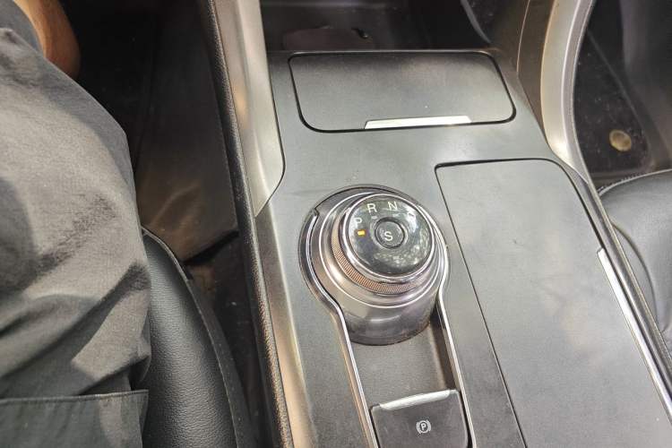 Used Ford Mondeo 2017 EcoBoost 180 Stylish Model Gear Lever