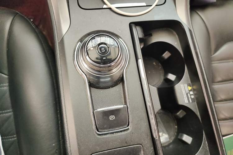Used Ford Mondeo 2017 EcoBoost 180 Stylish Model Gear Lever