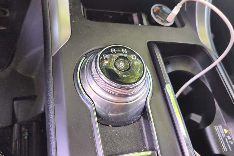 Used Ford Mondeo 2017 EcoBoost 180 Stylish Model Gear Lever