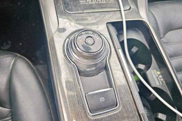 Used Ford Mondeo 2017 EcoBoost 180 Stylish Model Gear Lever