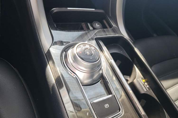 Used Ford Mondeo 2017 EcoBoost 180 Stylish Model Gear Lever