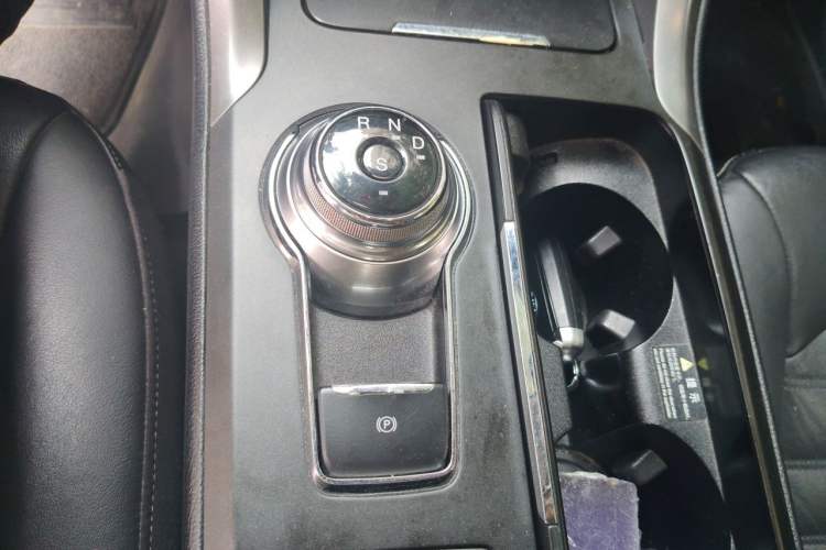 Used Ford Mondeo 2017 EcoBoost 180 Stylish Model Gear Lever