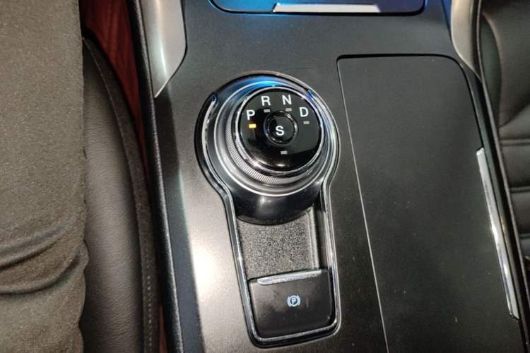 Used Ford Mondeo 2017 EcoBoost 200 Stylish Model Gear Lever