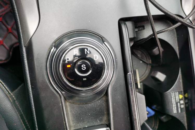 Used Ford Mondeo 2017 Facelifted EcoBoost 180 Fashion Edition Gear Lever