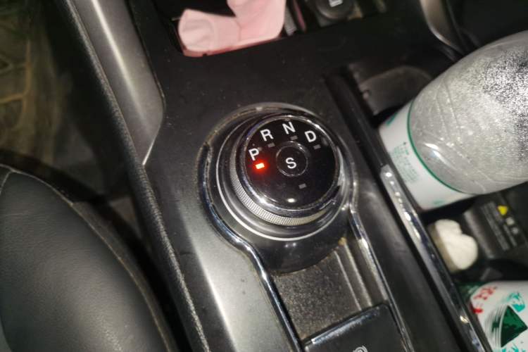 Used Ford Mondeo 2017 EcoBoost 200 Stylish Model Gear Lever