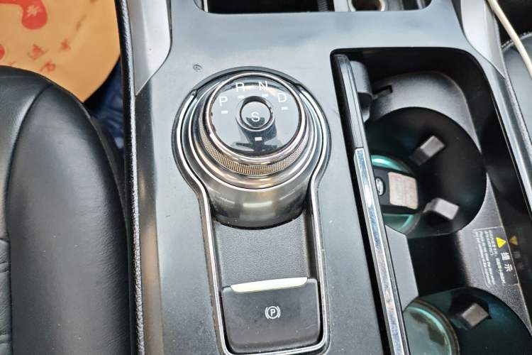 Used Ford Mondeo 2017 EcoBoost 180 Luxury Model Gear Lever