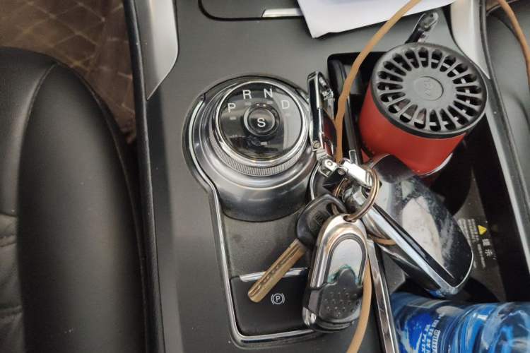 Used Ford Mondeo 2017 EcoBoost 180 Stylish Model Gear Lever