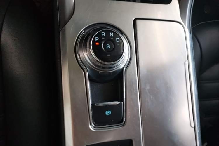 Used Ford Mondeo 2017 EcoBoost 180 Luxury Model Gear Lever