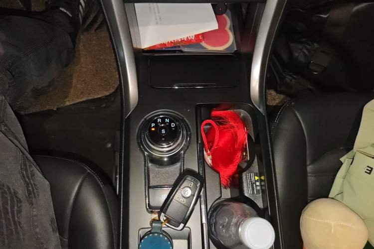 Used Ford Mondeo 2017 EcoBoost 180 Stylish Model Gear Lever