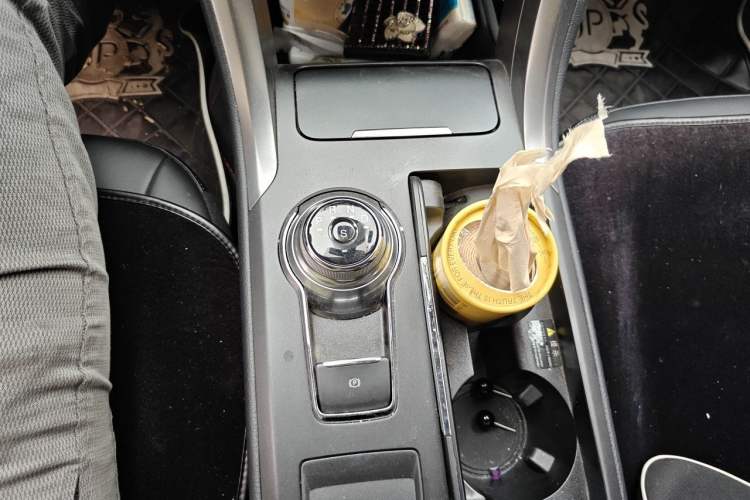 Used Ford Mondeo 2017 EcoBoost 180 Stylish Model Gear Lever