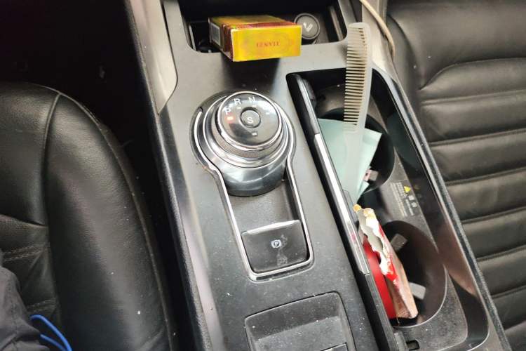 Used Ford Mondeo 2017 EcoBoost 180 Stylish Model Gear Lever
