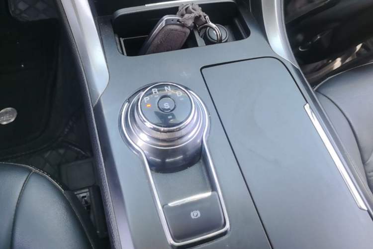 Used Ford Mondeo 2017 EcoBoost 180 Luxury Model Gear Lever
