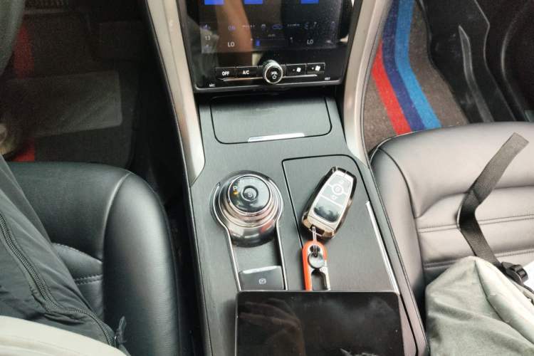 Used Ford Mondeo 2017 EcoBoost 200 Stylish Model Gear Lever