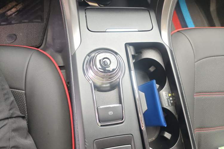 Used Ford Mondeo 2017 EcoBoost 180 Luxury Model Gear Lever