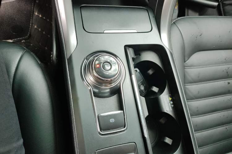 Used Ford Mondeo 2017 EcoBoost 180 Stylish Model Gear Lever