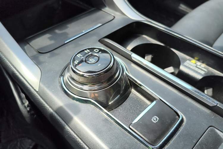 Used Ford Mondeo 2017 EcoBoost 180 Stylish Model Gear Lever