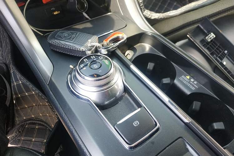 Used Ford Mondeo 2017 EcoBoost 180 Stylish Model Gear Lever
