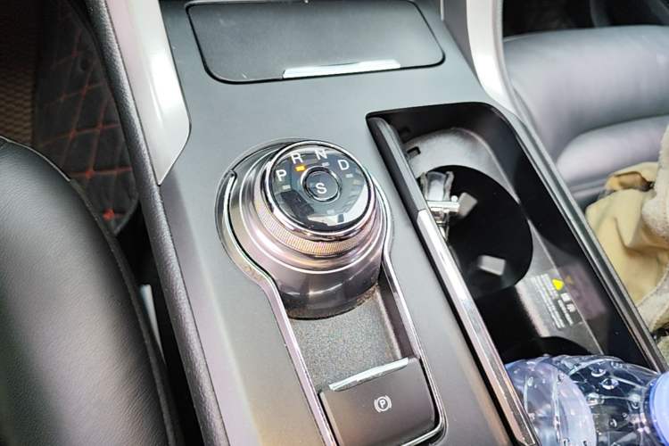 Used Ford Mondeo 2017 EcoBoost 180 Stylish Model Gear Lever