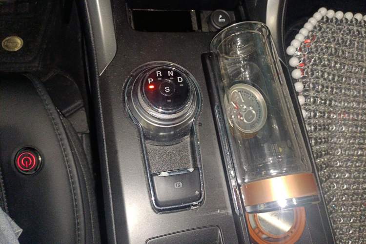 Used Ford Mondeo 2017 EcoBoost 180 Luxury Model Gear Lever