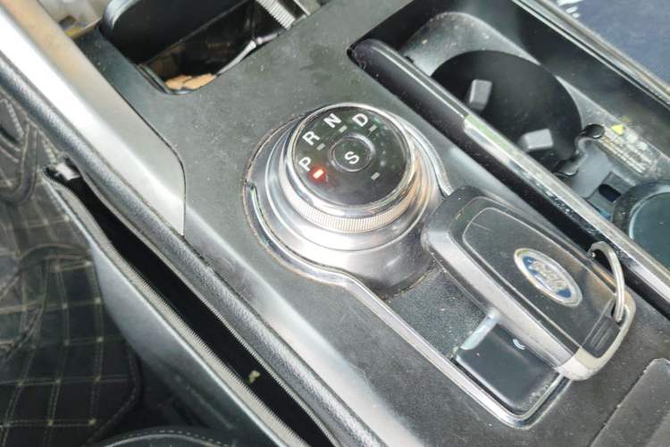 Used Ford Mondeo 2017 EcoBoost 180 Stylish Model Gear Lever