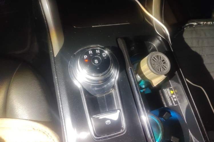 Used Ford Mondeo 2017 Facelifted EcoBoost 200 Luxury Version Gear Lever