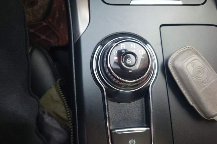 Used Ford Mondeo 2017 EcoBoost 200 Stylish Model Gear Lever