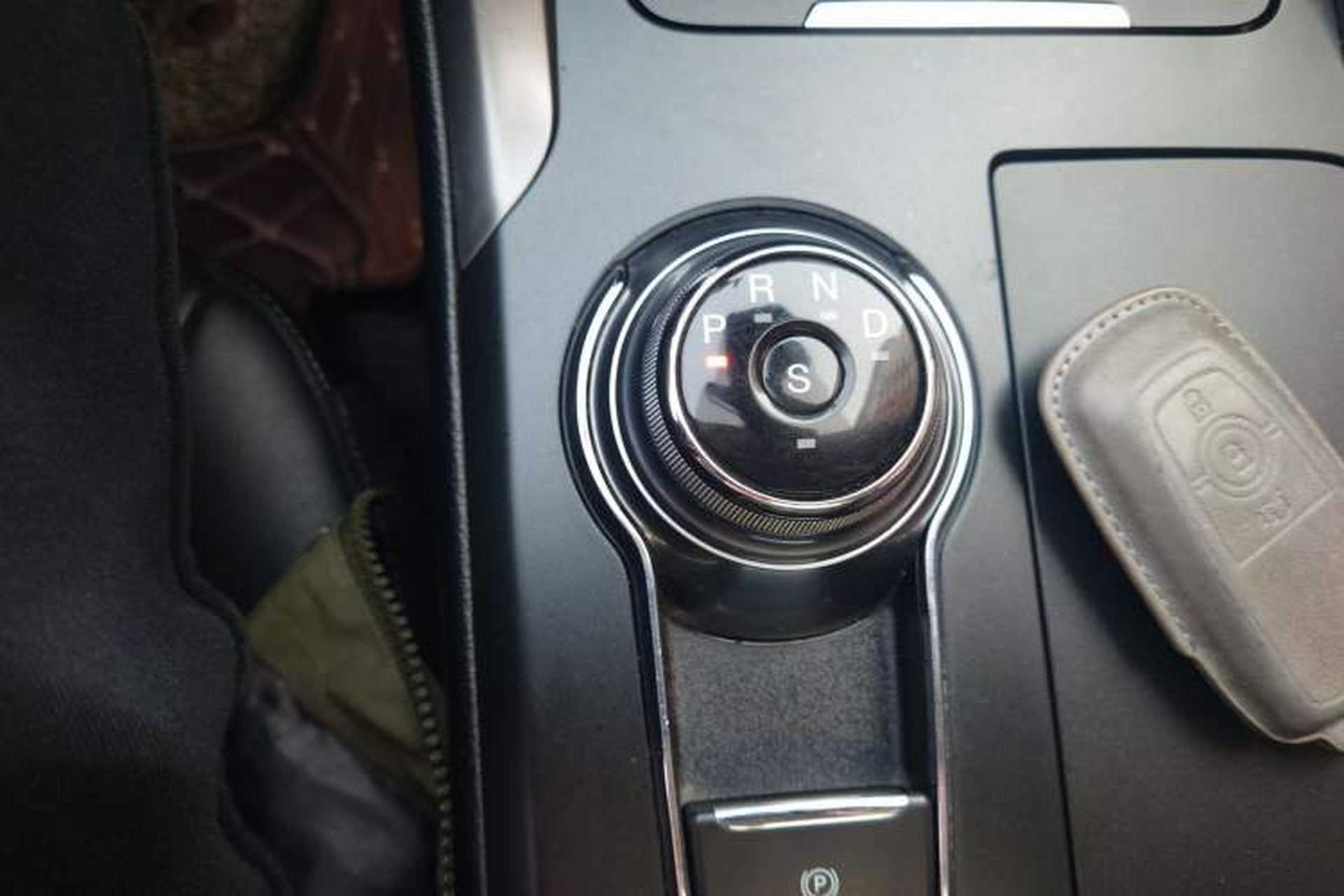 Used Ford Mondeo 2017 EcoBoost 200 Stylish Model Gear Lever