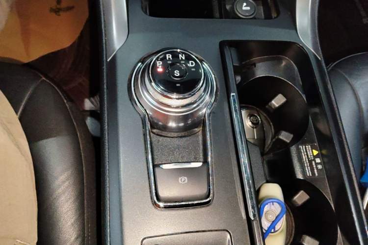 Used Ford Mondeo 2017 Facelifted EcoBoost 180 Fashion Edition Gear Lever