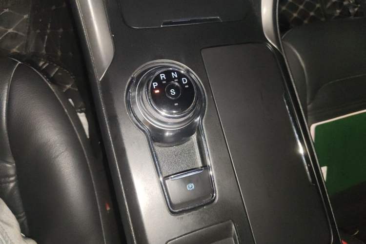Used Ford Mondeo 2017 EcoBoost 200 Stylish Model Gear Lever