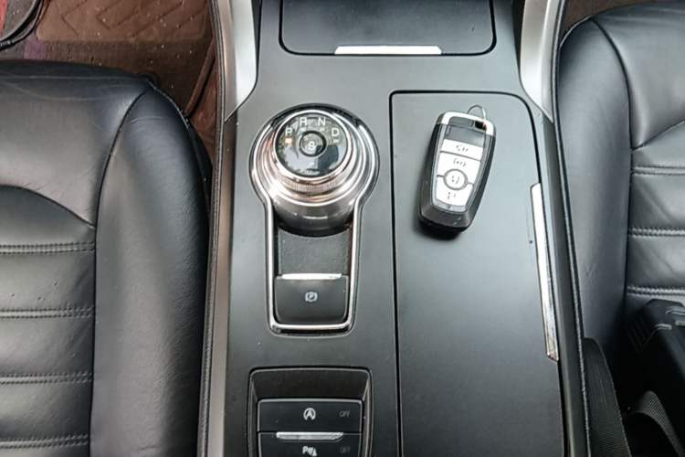 Used Ford Mondeo 2017 EcoBoost 180 Luxury Model Gear Lever